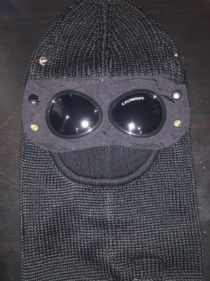 CP Company Extra Fine Merino Wool Balaclava - CP Company Extra Fine Merino Wool Balaclava  Helt ny skidmask använt 2ggr Felfri ORD pris går för över 2000 SEK Skickas express samma dag