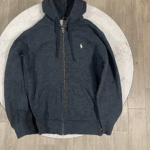 Ralph lauren hoddie  - Bra skick  Storlek M  Skriv om du har frågor 