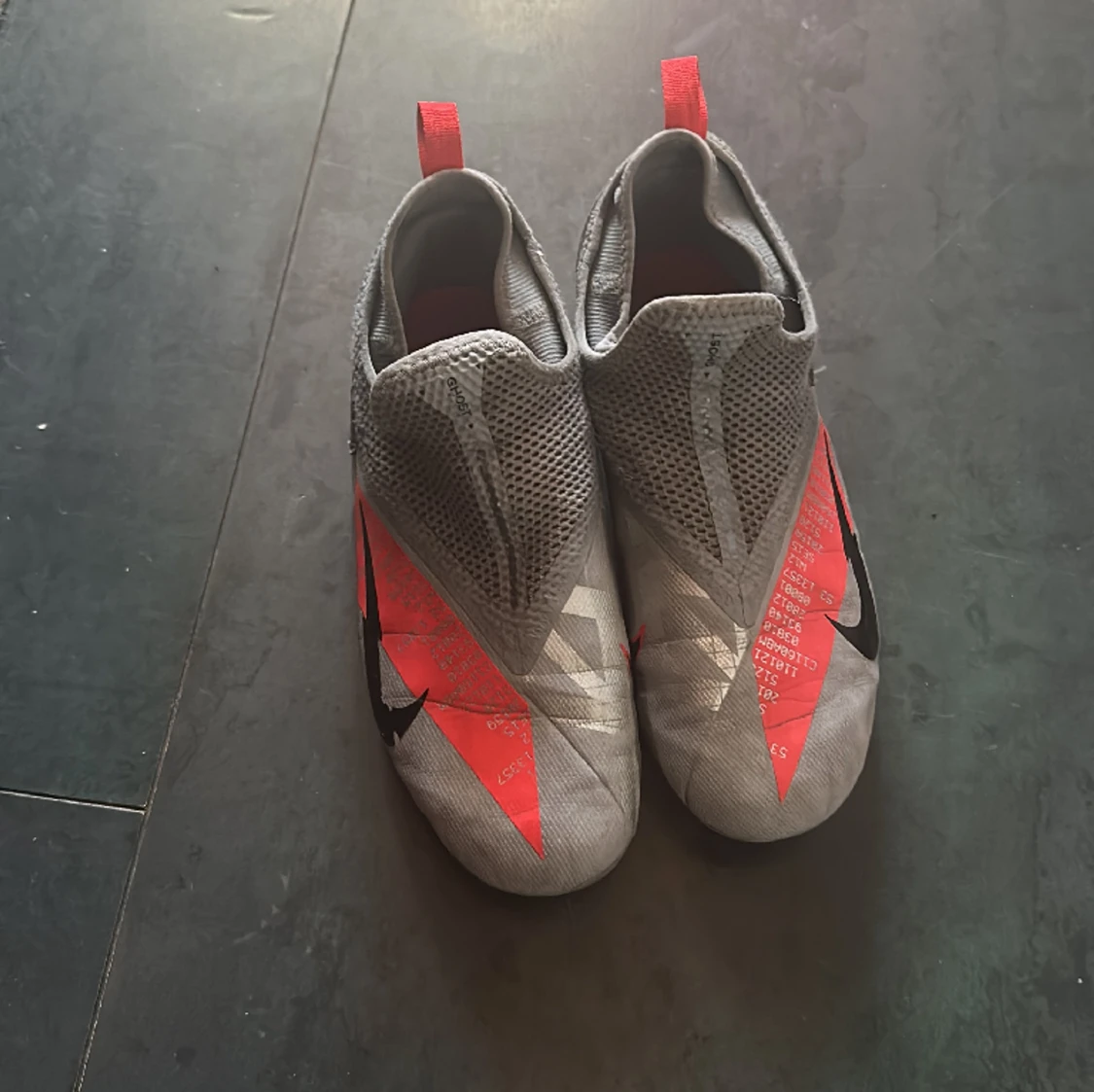 Fina fotbollskor för barn  