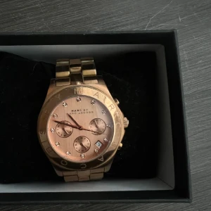 Marc Jacobs klocka - Klocka från Marc Jacobs Behöver nytt batteri