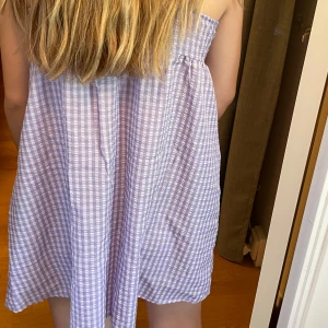 Hm klänning  - Storlek 42 aldrig använd