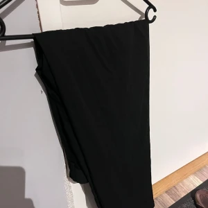 Kostymboxor - Vida kostymbyxor från beherska st eur44 motsvarar en L passad xl