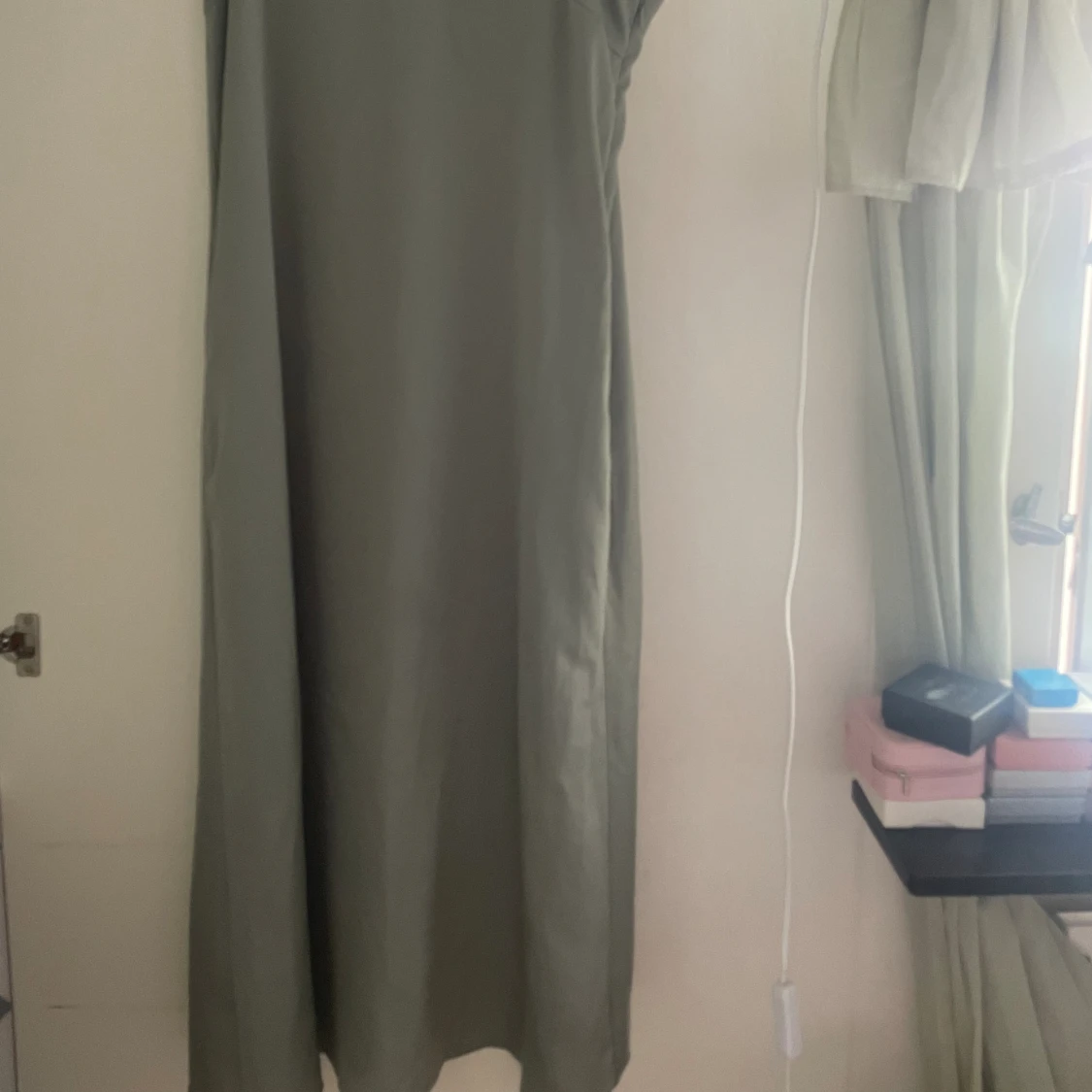 grå/silvrig midiklänning - 91