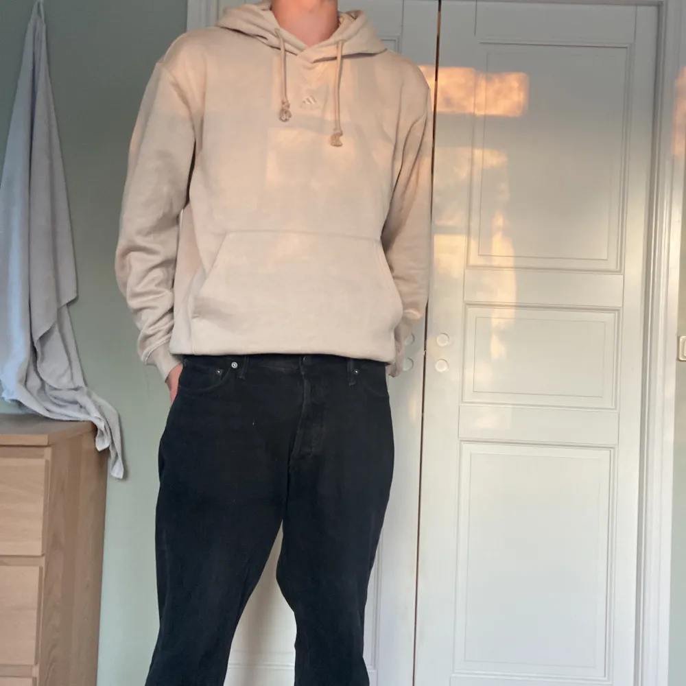 Hoodie från adidas. Knappt använd. Hoodies.