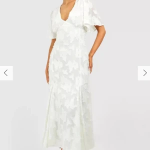 Boohoo klänning - Vit klänning oanvänd 🌸🫶