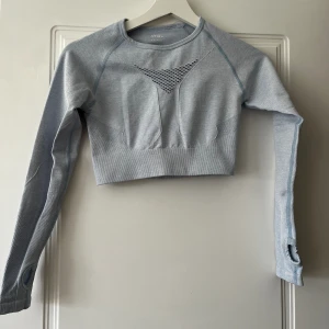 Croppad träningstopp. - .