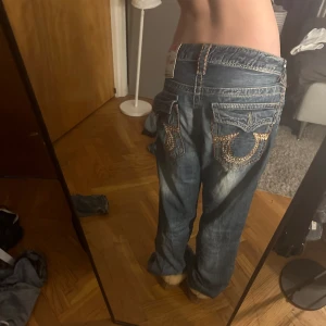 True religion jeans  - Midjemått 41cm innerbenslängd 87cm❤️ skriv för fler bilder