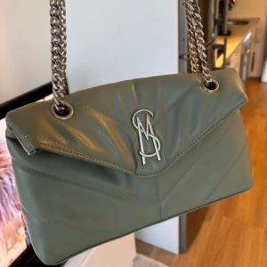 Väska  - Bra skick, från Steve Madden 