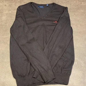 Svart, sweatshirt - Svart gant sweatshirt, passa perfekt med en skjorta under. 