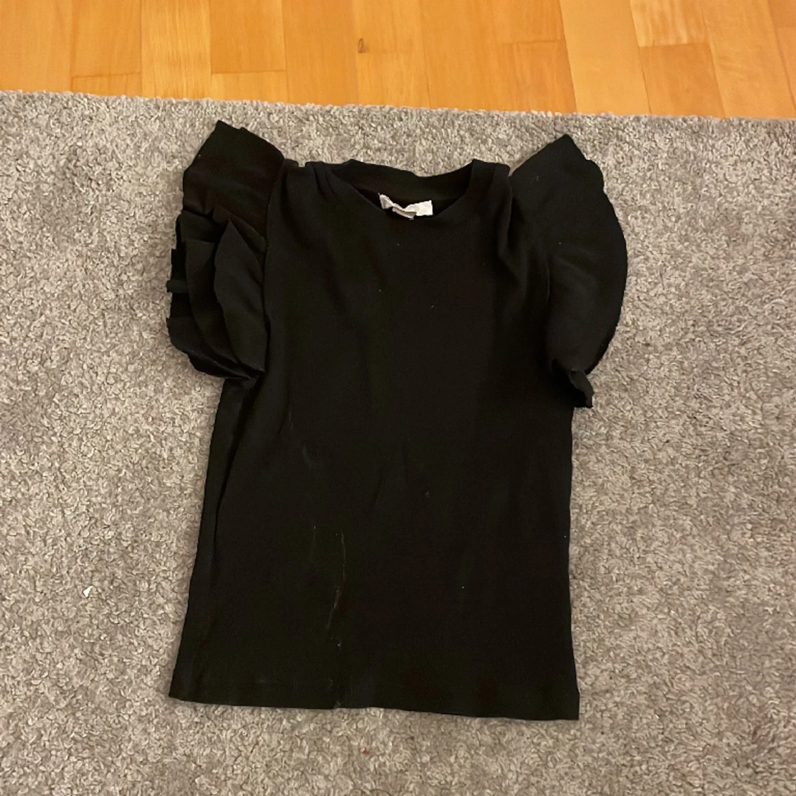 Volangtröja från Gina tricot 