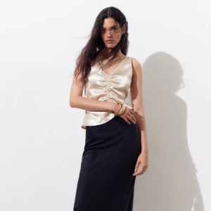 Fest-topp - Snygg festtopp i satin!