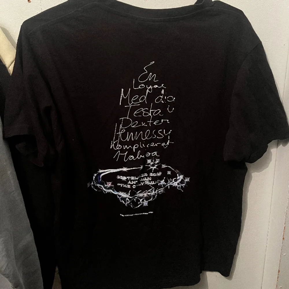 Säljer denna oanvända AntWan tshirten från hans släpp av albumet ”The Only Wan” Denna tshirt säljs ej längre och är oanvänd . T-shirts.