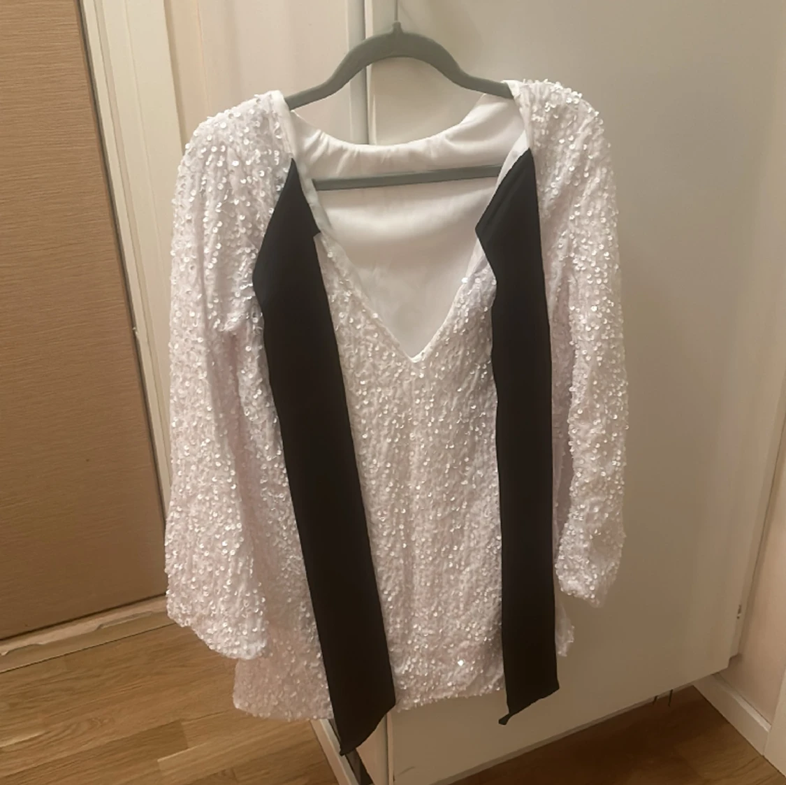 Vit Paljettklänning  - 90