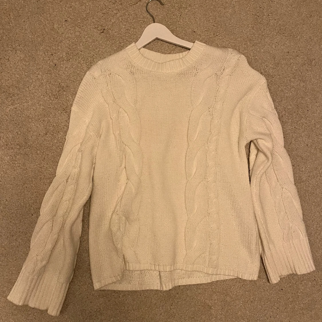 Vit stickad tröja - 90