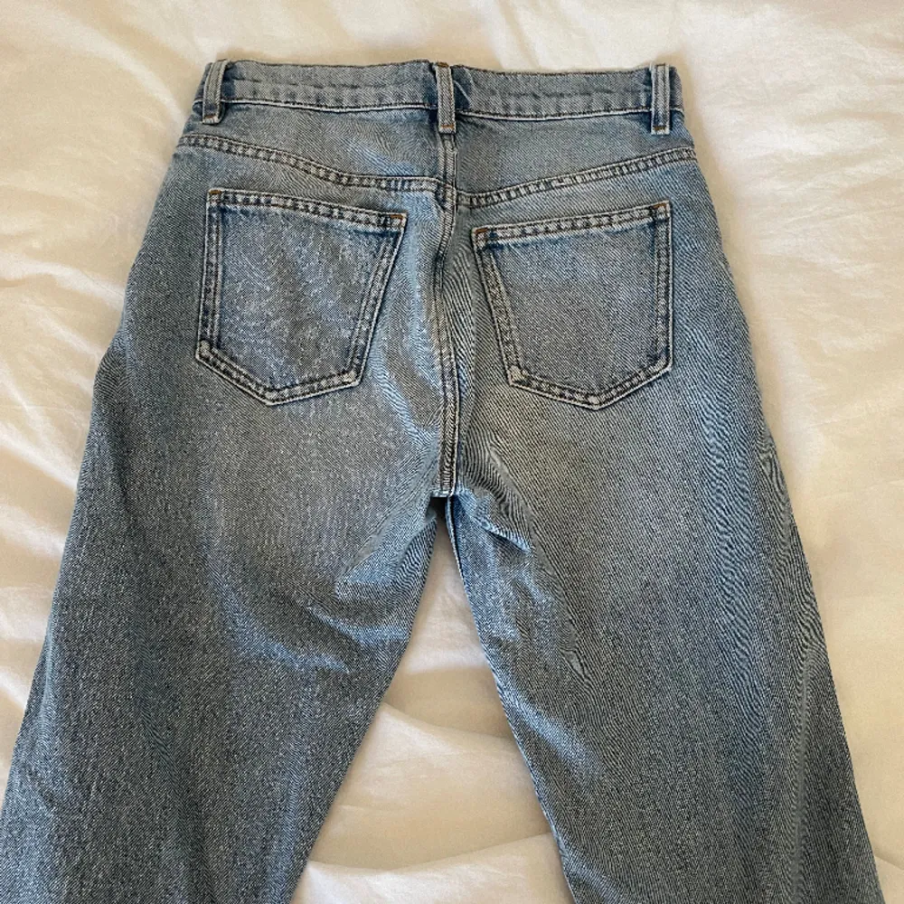 Så snygga jeans från Arket. Waist 25. Regular cropped🙏. Jeans & Byxor.