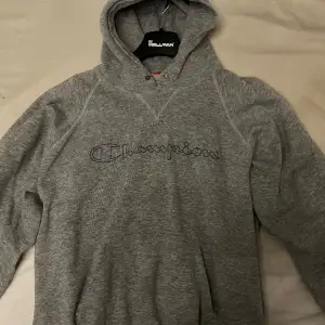 Champion hoodie som inte kommer till användning, super skön och mjuk, lite oversized