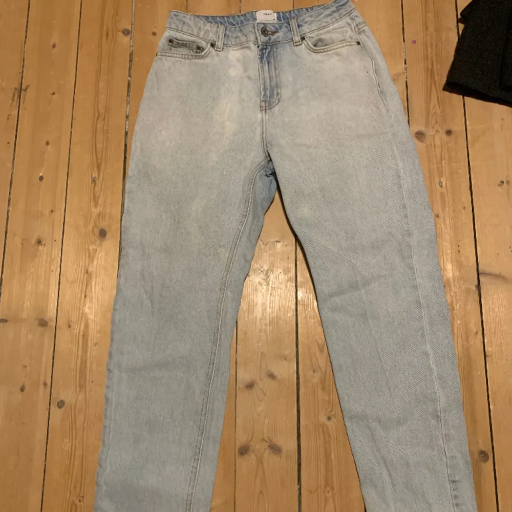 Jag säljer ett par Baggy Grunt jeans perfekt för skaters🛹.  Storlek 27. Jeans & Byxor.