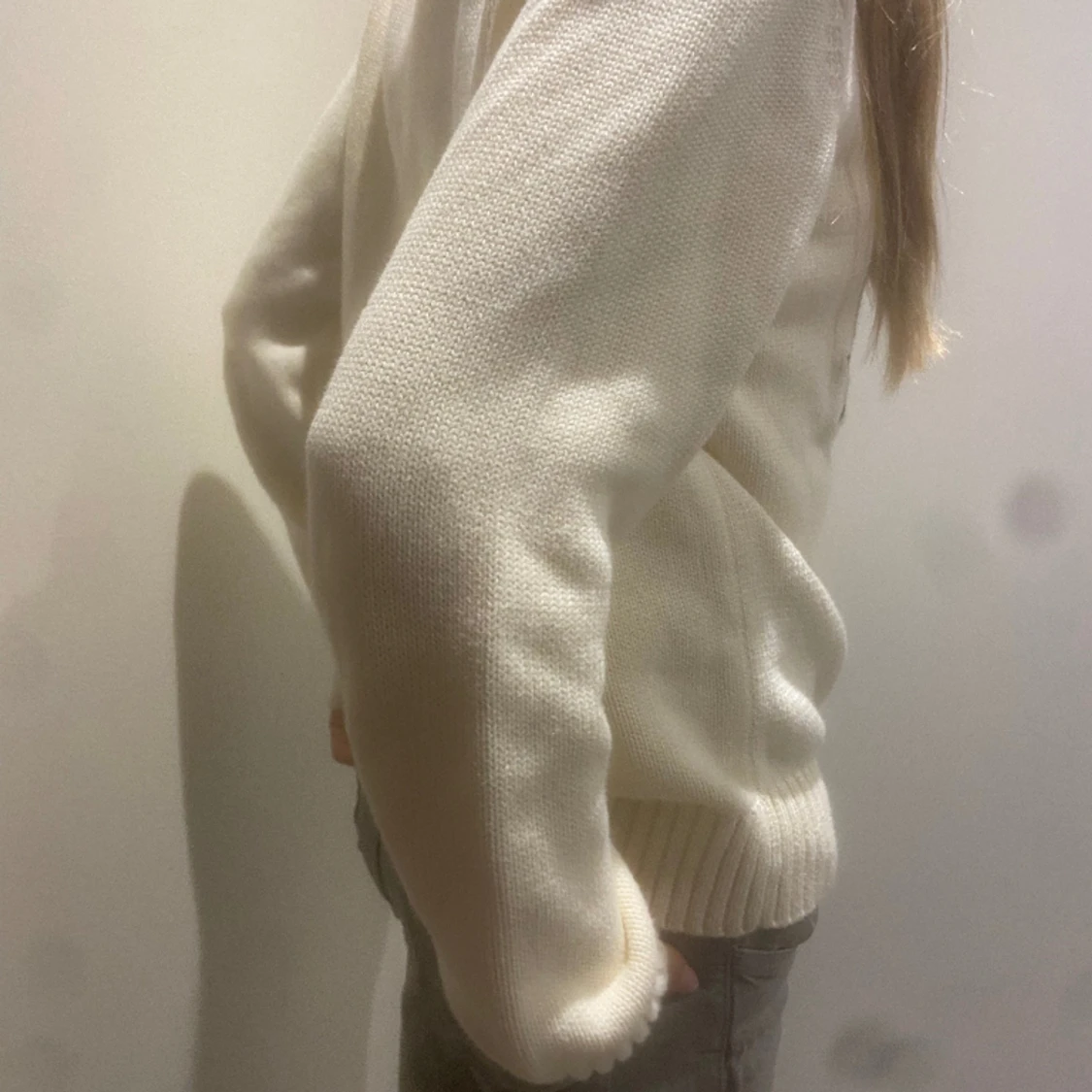 Gant tröja äkta stickad och skön perfekt för utekvällar och finresturanger osv🤍 - 90