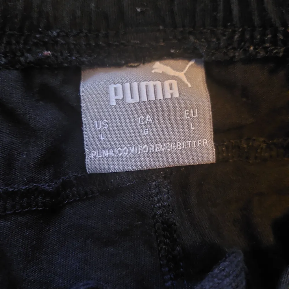 Ett par Puma shorts som bara legat i garderoben. Är i bra skick. 😃. Shorts.
