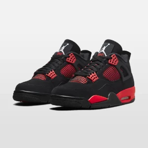 Nike Jordan 4  - Har ett par Jordans 4 ”Red Thunder” strlk 38 som jag säljer pga att jag inte använder de, köpta förra året för 5000kr, knappt använda så skicket är som nytt😊Kartongen finns kvar men är osäker på kvittot, eftersom de är i nyskick säljer jag de för 3500