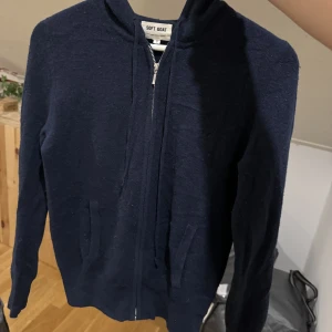 Soft goat hoodie - Blå soft goat Kashmir hoodie. Bra skick 