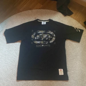 Eckō/ecko untld tee - Size medium ecko tee riktigt fet hmu för mer questions @@@@