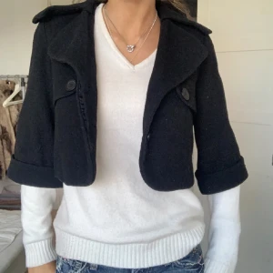 Trekvartsärmad jacka - Så snygg trekvartsärmad jacka, aldrig använd💕