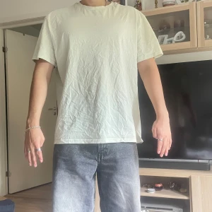 T-shirt - T-shirt från ASOS men tex på baksidan 