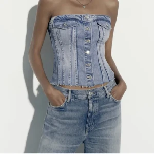 Jeans tub topp från zara - Aldrig använd med prislappen kvar! Skriv privat för fler bilder💕