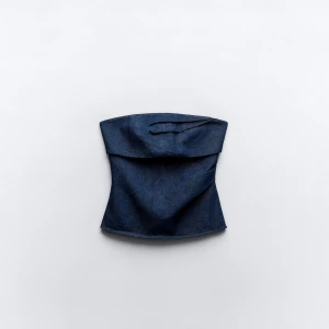 Zara jeans top - Säljer en supersnygg jeans topp från zara, passar så bra till allt speciellt nu i sommar☀️säljer då jag försöker bli av med kläder och lappen sitter kvar! Pris kan diskuteras vid snabb affär och nypris var 380 kr💗skriv för fler frågor eller bilder 😀