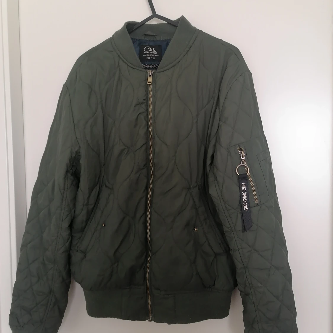 Snygg bomberjacka från Clockhouse - 90