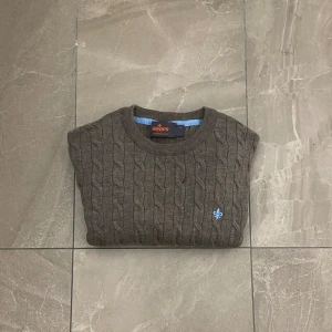 Morris 100% merino ull - |Morris 100% merino ull|storlek:S|pris:225kr|grymt skick förutom liten defekt på bröstet därav det låga priset|hör av er vid funderingar, Mvh