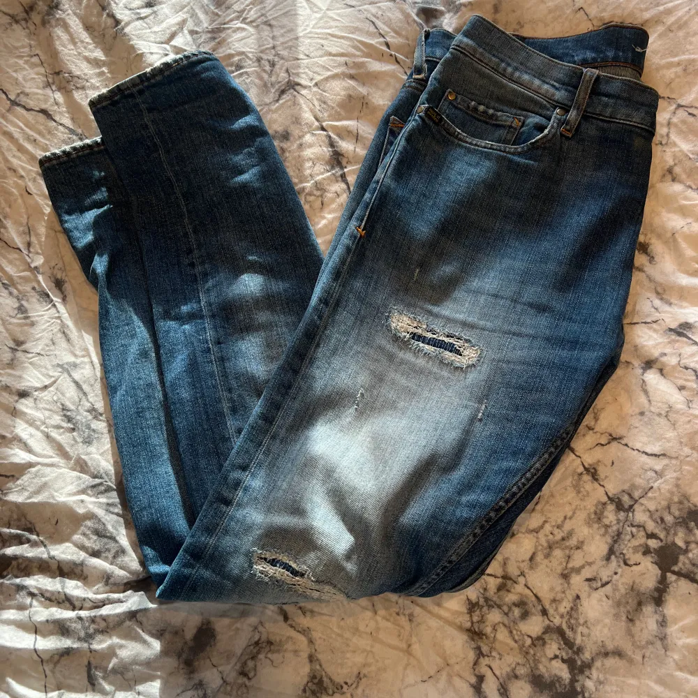 Ett par riktigt feta tiger of Sweden jeans i bra skick, storleken är 32/34 men sitter relativt tajt! Pris kan diskuteras! Hör gärna av er vid frågor!💸🍾💸🍾💸. Jeans & Byxor.