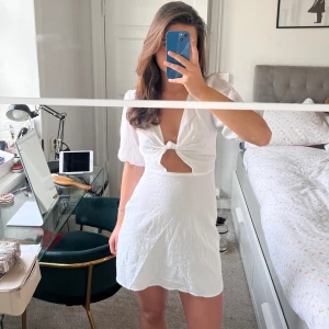 Vit sommarklänning!  - Perfekt klänning!