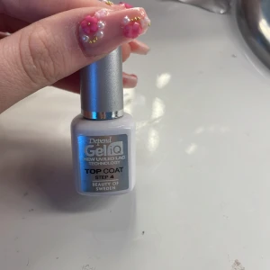 Top coat - Top coat från gel iq💅🏻 säjer då det inte funka i min lampa💗