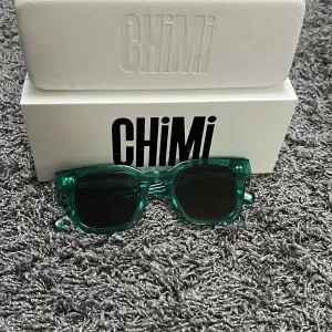 Säljer ett par limiterade chimi 04!  Sjukt snygga på sommaren och inte så många som har i denna färg!