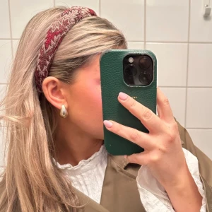 Missoni diadem - Vi är ett UF-företag som har utförsäljning på våra diadem! Det går att köpa på vår Instagram DM men även här på plick. Skriv till mig privat så löser vi det! En för 100 och två för 150. Finns i begränsat antal‼️🩵 OBS ej äkta missoni! 
