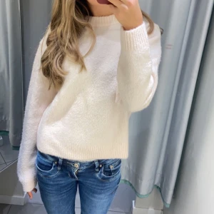 Ltb valerie - Så snygga ltb valerie i stl 26/36! Fint skick förutom att jag har gått hål på de men jag har sytt igen de!💓är 175ca å de är väldigt långa 