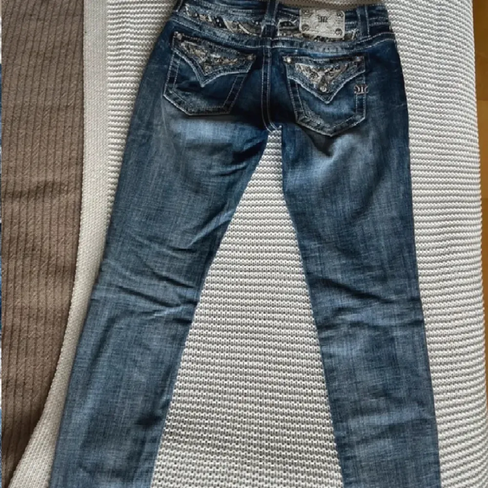 Säljer skit snygga miss me jeans, skriv ifall ni är intresserade eller ifall ni har frågor!💓. Jeans & Byxor.