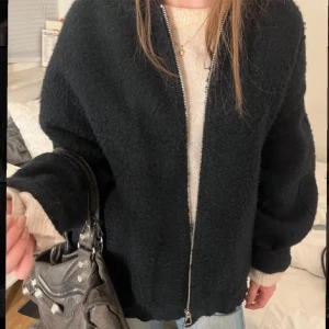 Zara jacka - Sååå snygg jacka från zara som är helt slutsåld!! I bra skick!!