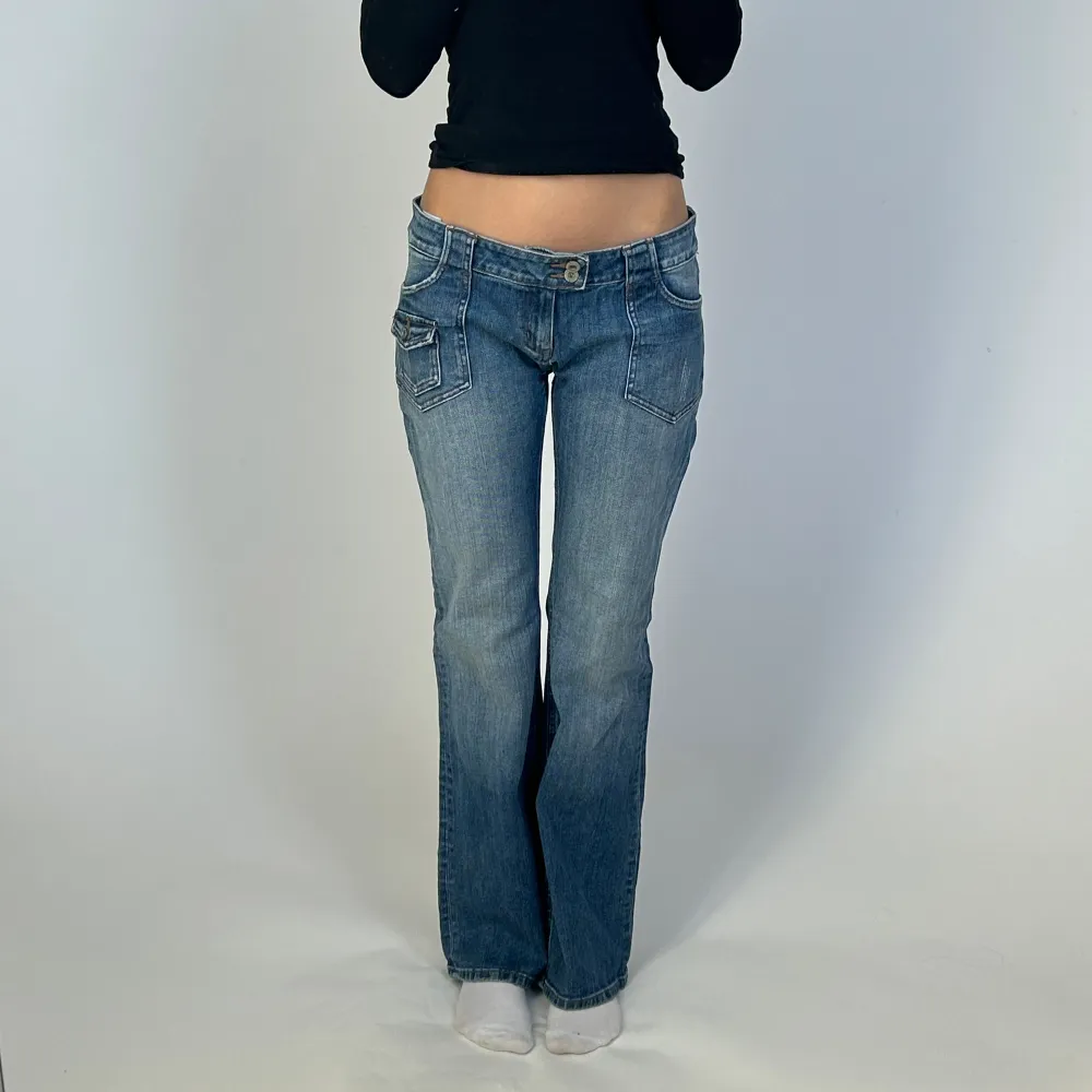 De snyggaste bootcut jeansen😍 Tjockt jeans material. Jeans & Byxor.