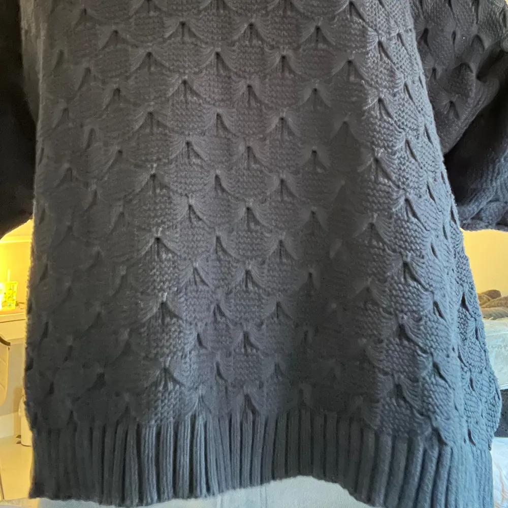 Så snygg trekvartsärmad tröja från Soaked in Luxury, inga defekter! Grå/blå. Stickat.