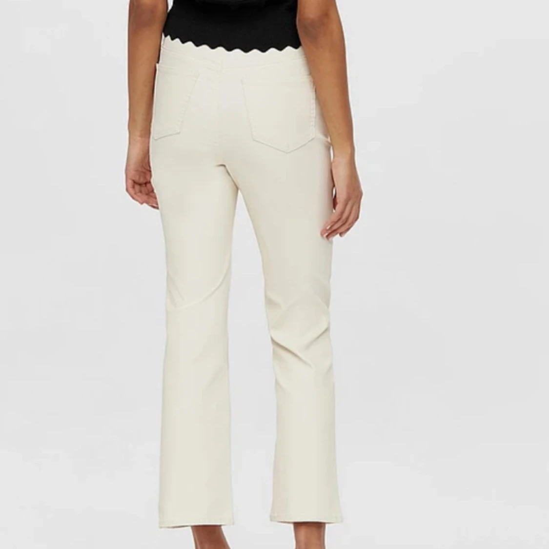 Beige lackbyxor - 90