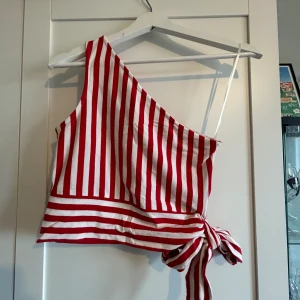 Randig topp - Sparsamt använd, i väldigt bra skick. 