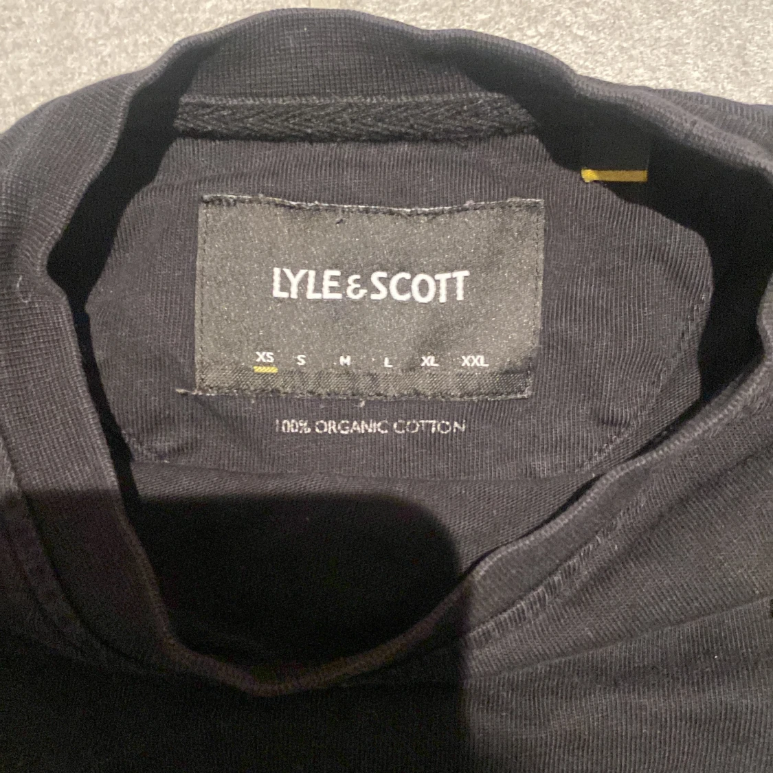 Kroppad LYLE&SCOTT tröja  - 90