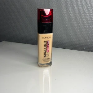 Foundation  - Använd 1 gång säljs pga att färgen inte passar mig🩷