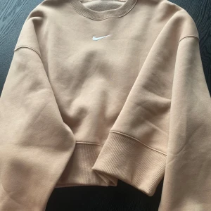 Nike mjukis cet  - Nike mjukis cet i storlek Xs på både tröjan och byxorna änvända fåtal gånger 