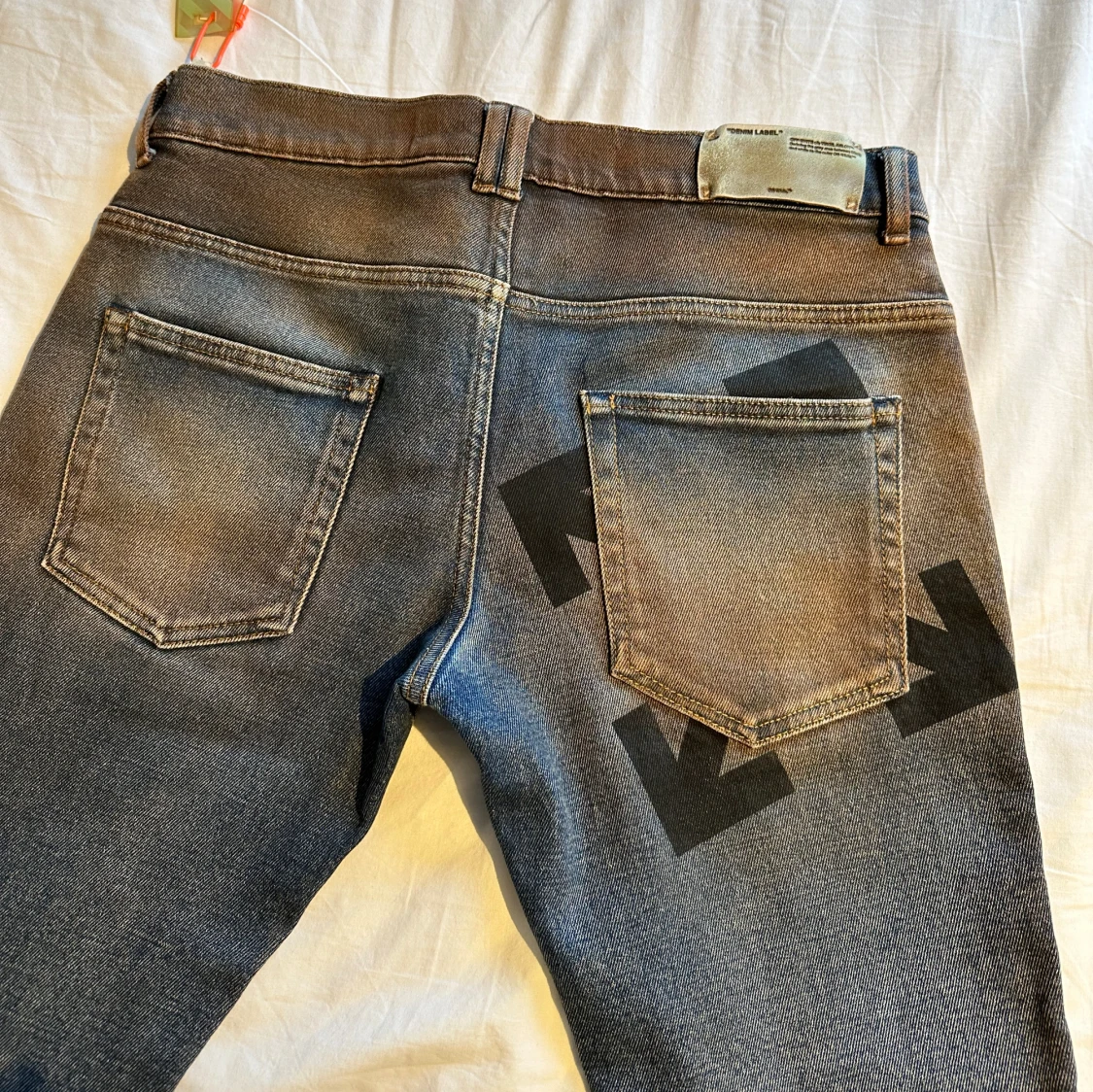 Off White Dirty Jeans - 90