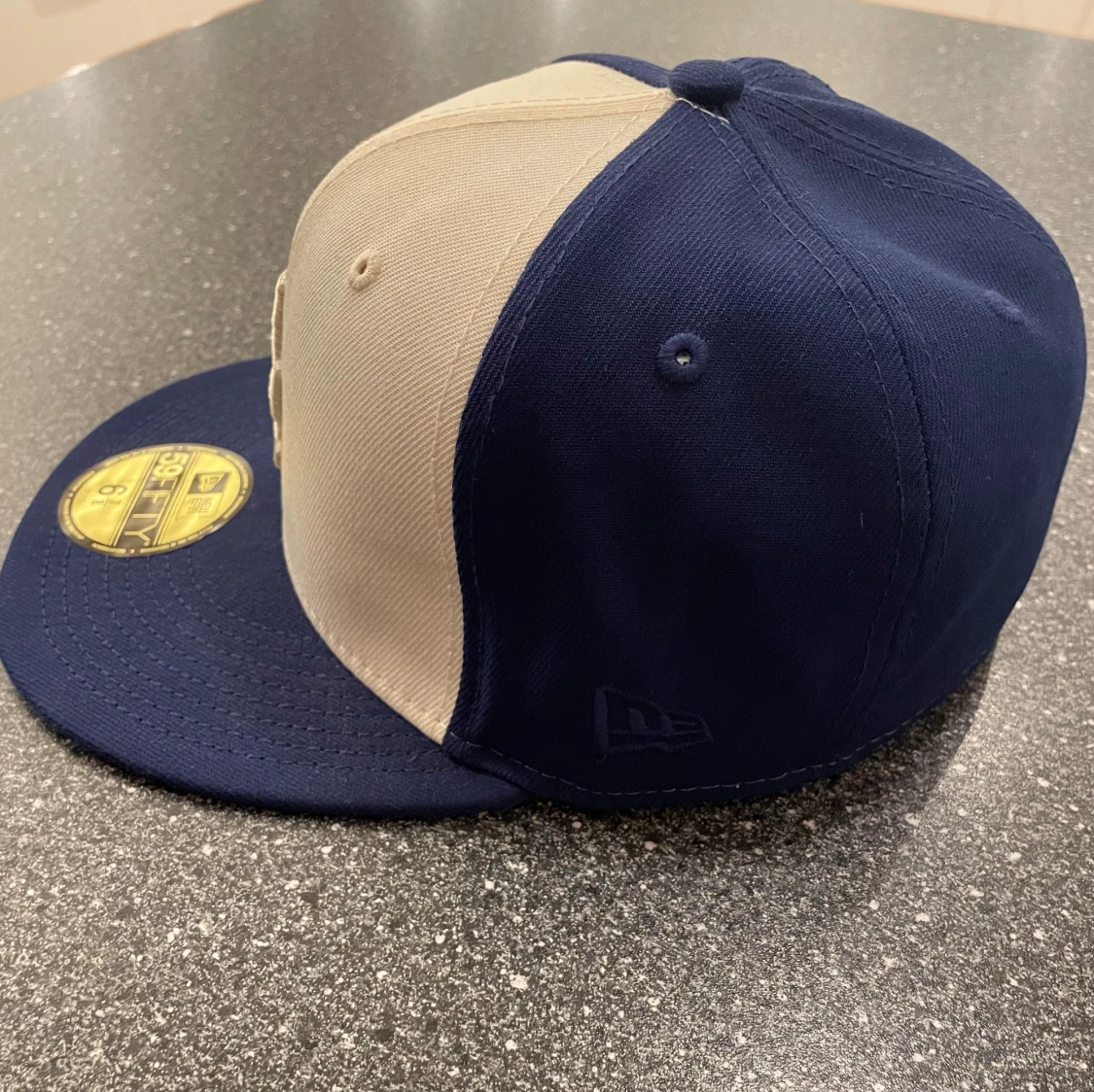 LA keps storlek 6 7/8, 54,9 cm - 91