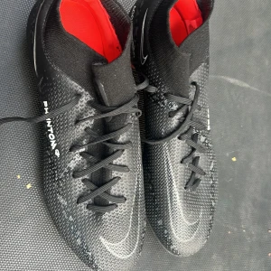 Använda på 3 matcher  - Jättebra skick inga hål/slitningar.